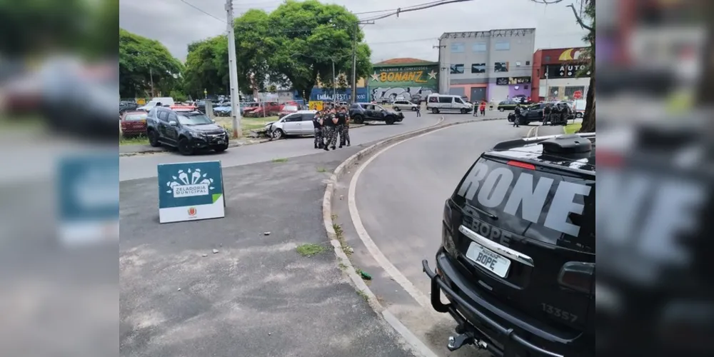  O caso aconteceu no início da tarde desta terça-feira (12) no bairro Pinheirinho, em Curitiba, na alça de acesso à Linha Verde.
