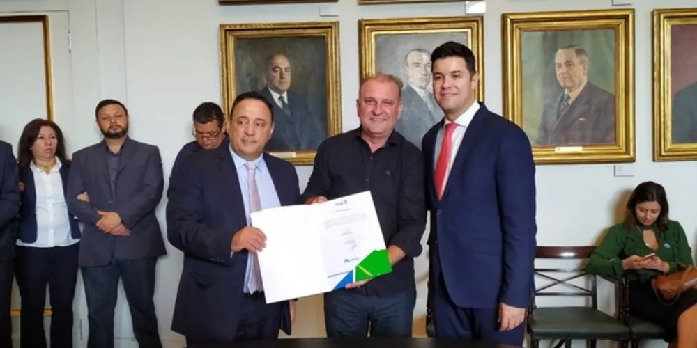 Dinheiro está sendo disponibilizado para mais 33 municípios, através de rescursos liberados pelo deputado estadual Hussein Bakri (PSD)