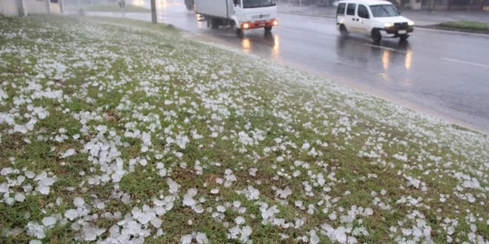 Mínima prevista para a região é de 10°C e máxima 34°C. Inmet alerta para possíveis chuvas fortes com queda de granizo