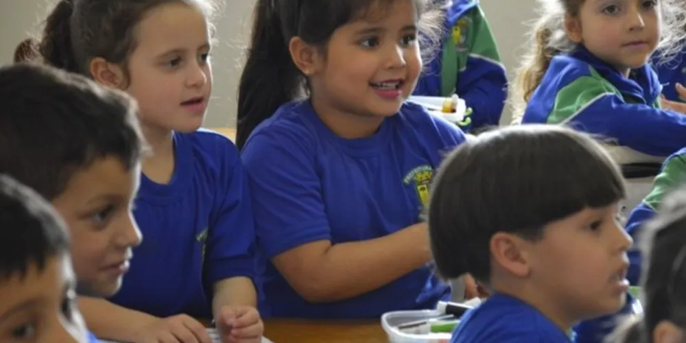 O levantamento aponta que 95,3% das crianças e adolescentes entre 4 e 17 anos frequentam regularmente a escola