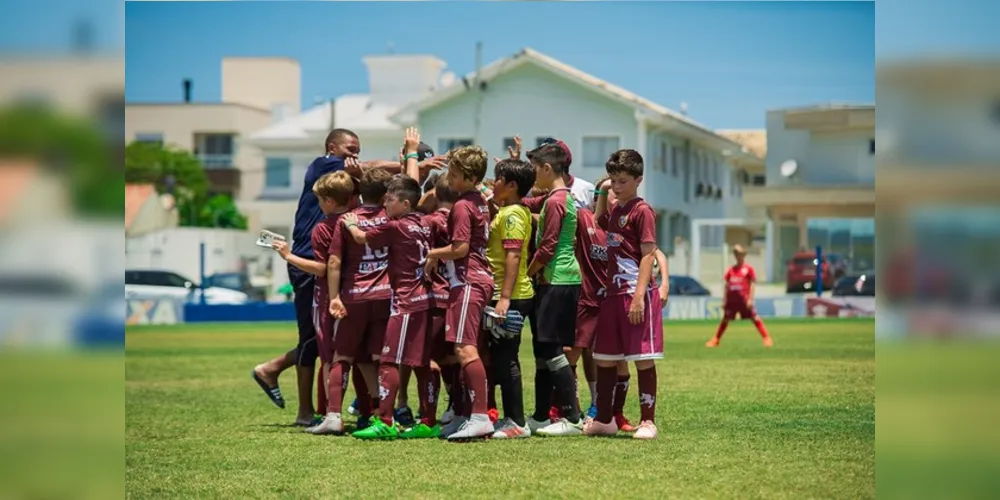 A oportunidade pode ser uma grande vitrine para os jovens atletas que sonham em jogar numa categoria de base e aí sim deslanchar na carreira de jogador de futebol. 