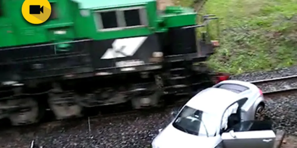 Imagem ilustrativa da imagem Vídeo flagra momento que trem atinge carro na BR-376