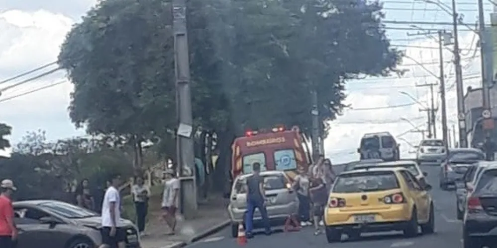 Colisão envolveu um automóvel Ford e uma pedestre de 45 anos