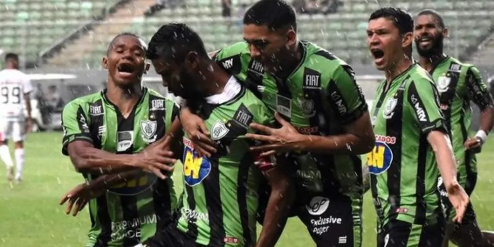 O time mineiro venceu o Vitória-BA e agora precisa torcer contra os adversário para ficar entre os quatro primeiros
