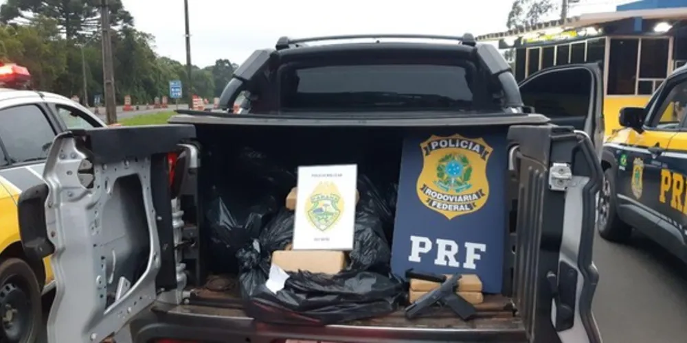 Imagem ilustrativa da imagem Policias detêm carro com mais de 150 KG de drogas