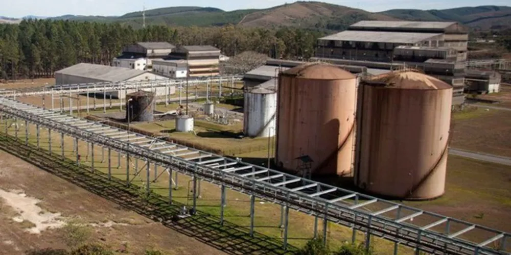 Foi fixado um prazo de 14 meses para a conclusão dos trabalho