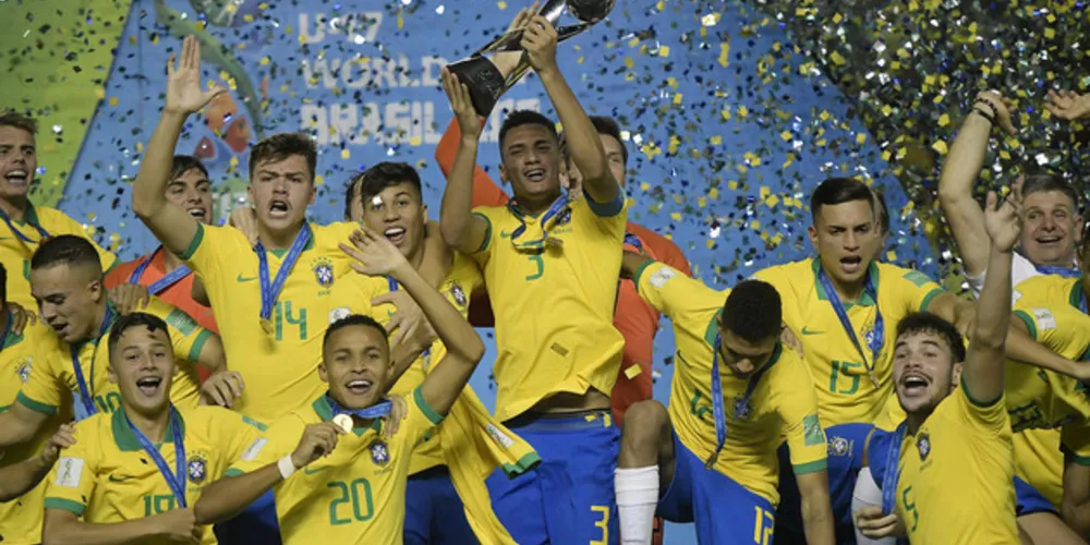 Virada sobre o México garantiu quarto título à seleção brasileira na categoria