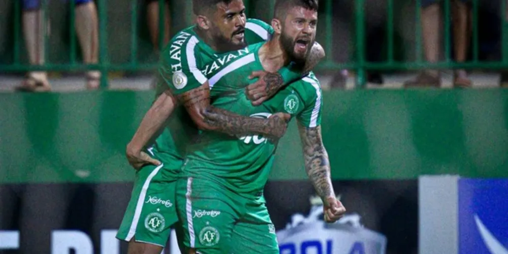Chapecoense chega aos 25 pontos e ainda luta contra o rebaixamento