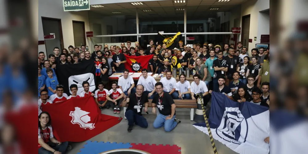 Durante este feriado, o Clube de Robótica participou do 2º Summit da Católica e trouxe dois troféus para Ponta Grossa