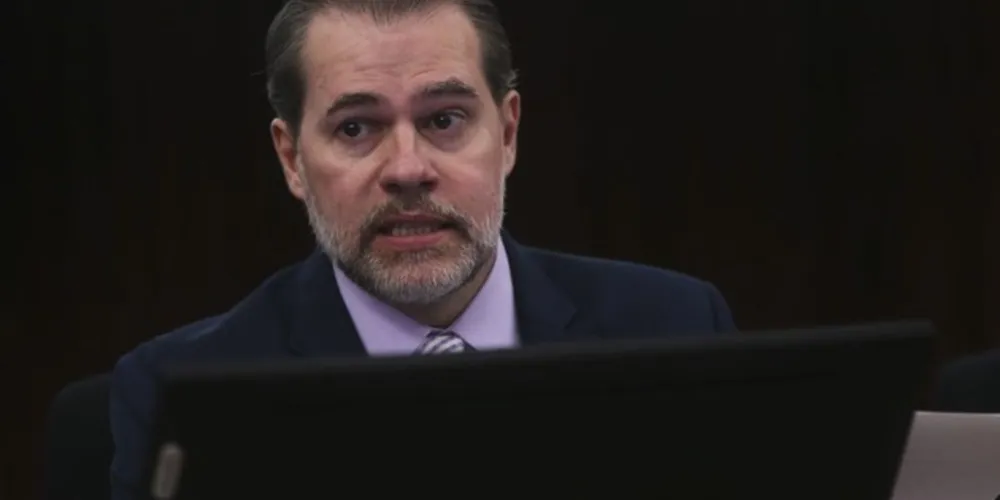 Toffoli disse que tomou a decisão após informações prestadas mais cedo pelo procurador-geral da República, Augusto Aras