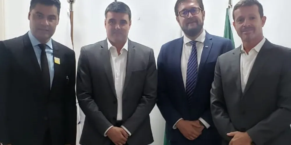 Imagem ilustrativa da imagem Em Brasília, Rangel apresenta edital de reforma no aeroporto