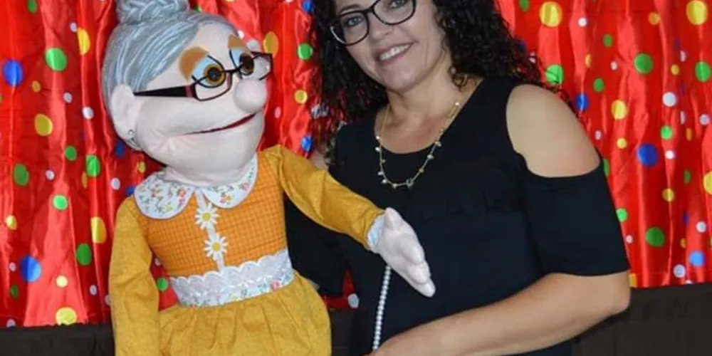 A apresentação da Tia Eli e os Bonecos será dinâmica, contará com música, dança, apresentação dos fantoches com contação de história