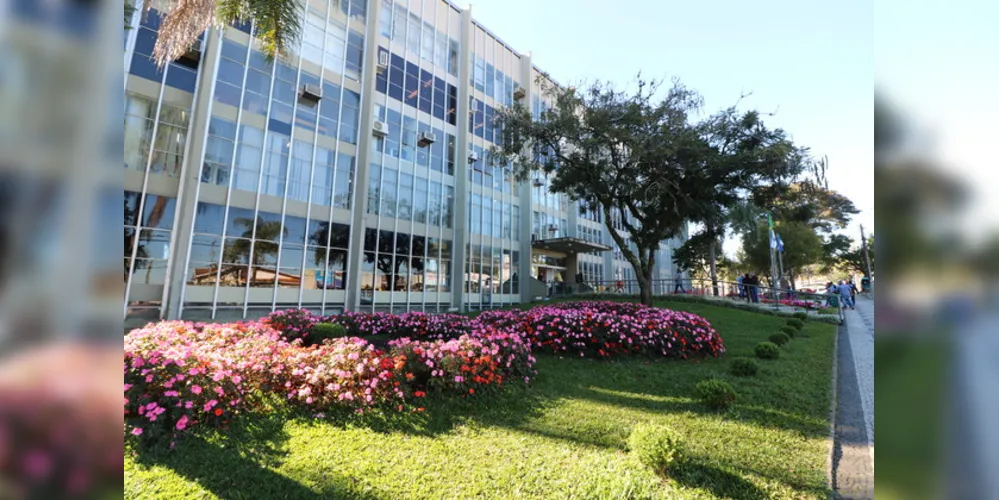 Além de deixar mensagem contra a VCG, grupo alega ter vazado dados de servidores públicos e de estudantes usuários do Passe Livre