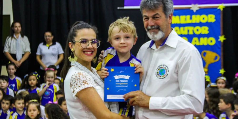 O programa durou cerca de quatro meses, entre a produção dos autores, com a escrita, desenho e editoração