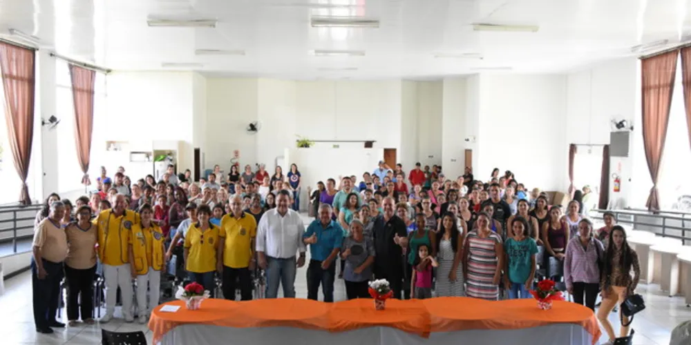 Clube entregou kits de enxoval e cestas básicas para as 100 famílias mais atingidas pelas chuvas