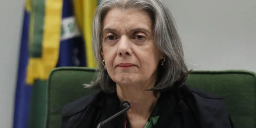Cármen Lúcia votou a favor da prisão antecipada, mas entendeu que a decisão do plenário deve prevalecer