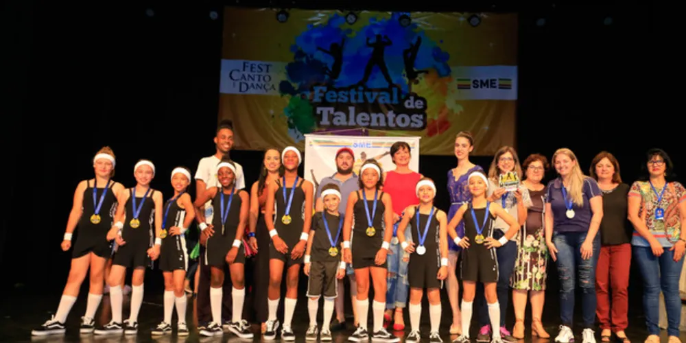 Alunos da rede municipal selecionados vão estudar dança em escolas profissionais em Ponta Grossa