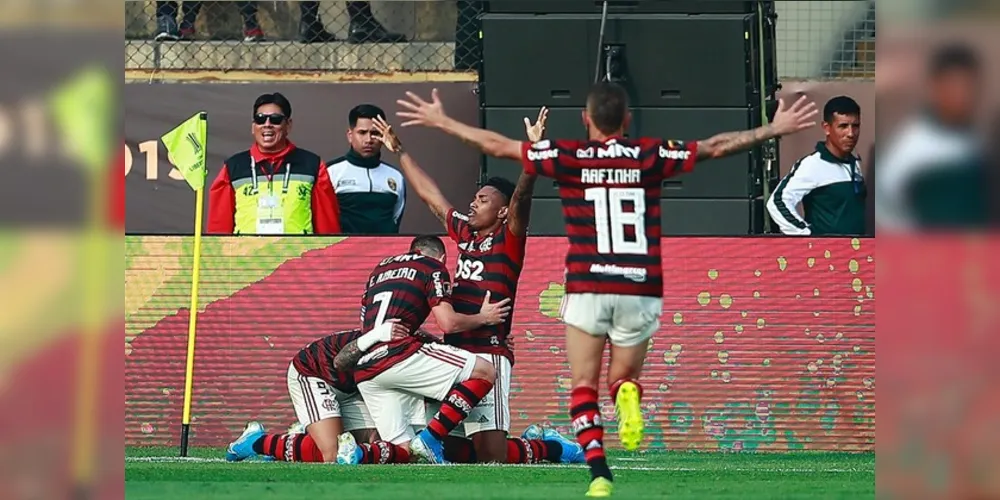 O Mengão volta a conquistar a América após exatos 38 anos. Foi justamente em 23 de novembro de 1981 quando o rubro-negro conquistou o primeiro título