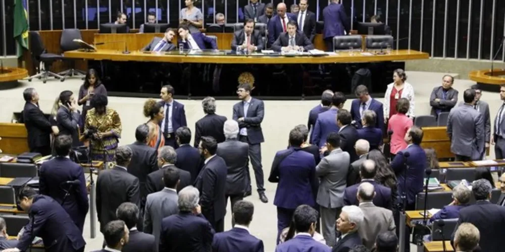 Imagem ilustrativa da imagem Deputados podem votar Médicos pelo Brasil e Revalida