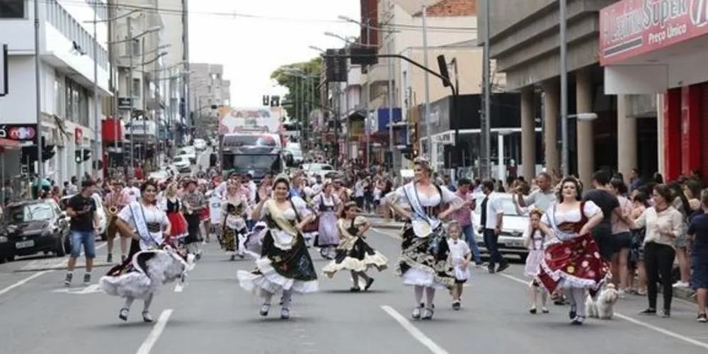 Desfile começará às 17 horas
