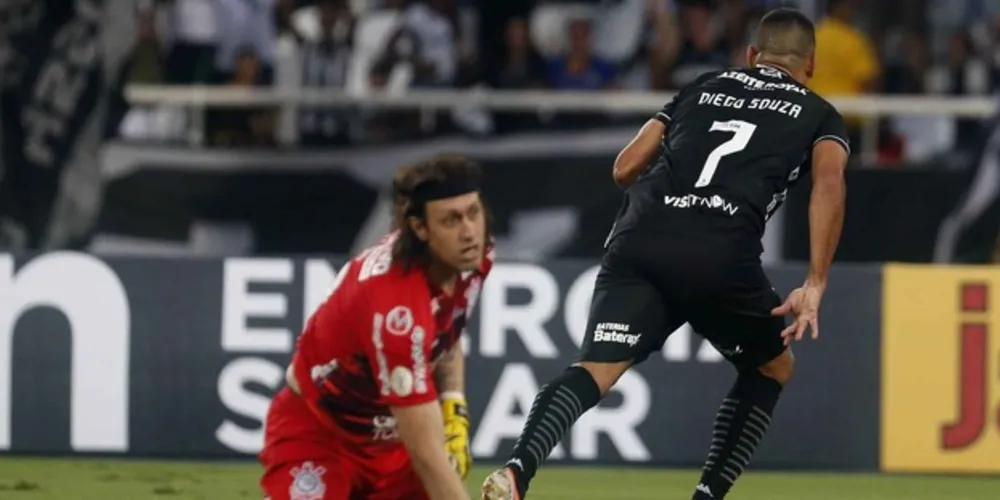 Diego Souza marcou o gol da vitória sobre o Corinthians e mantém esperanças ao Fogão