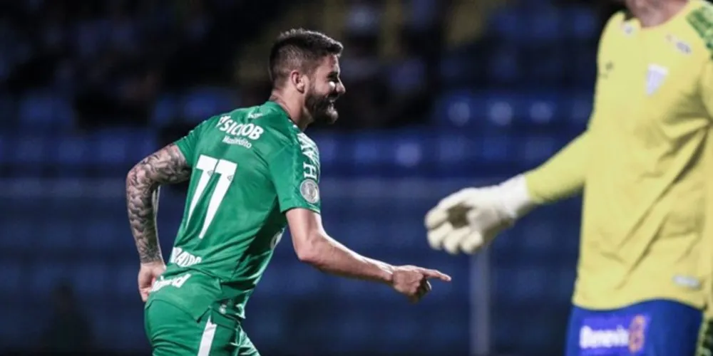 Vitória sobre o Avaí mantém vivo sonho da Chape de permanecer na Série A