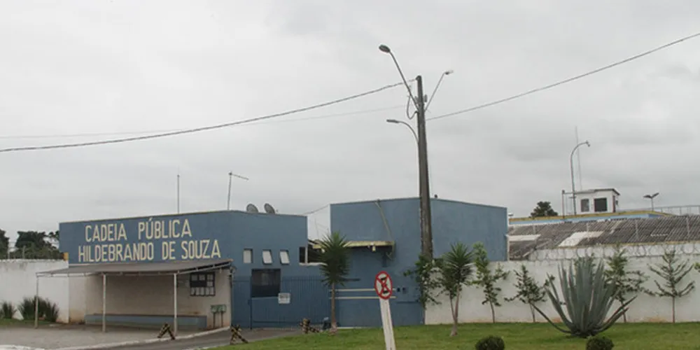 Droga foi encontrada na manhã deste domingo, antes do horário das visitas
