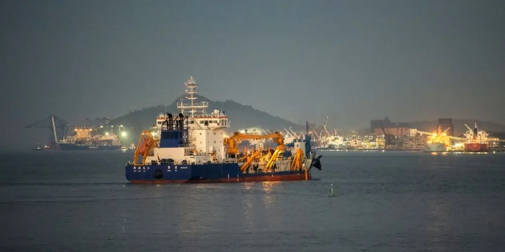 Imagem ilustrativa da imagem Portos do Paraná operam à noite sem restrição