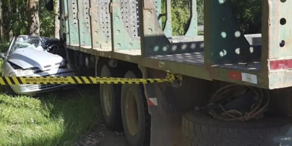 Rapaz morreu na hora e moça chegou a ser socorrida, mas não resistiu aos ferimentos
