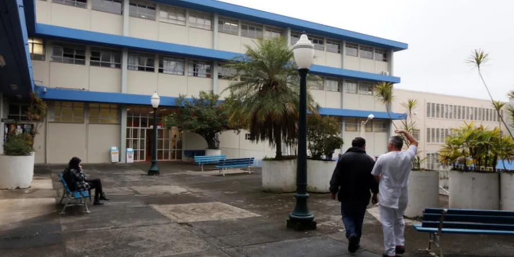 Professores da UEPG decidem nesta quarta se entram em greve