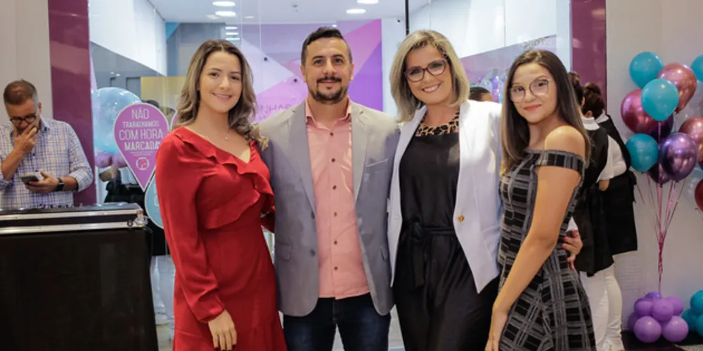 Isabely Moreira Pinto, Manuela Moreira Pinto, Marcos Cesar Pereira Pinto e Michele Moreira Bezerra Pinto