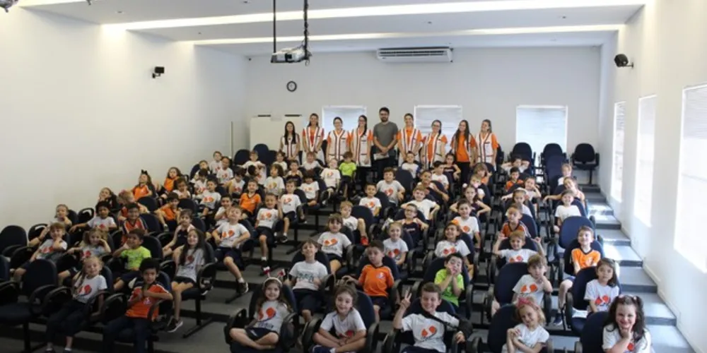 Imagem ilustrativa da imagem Alunos do Sepam recebem palestra sobre jornal impresso