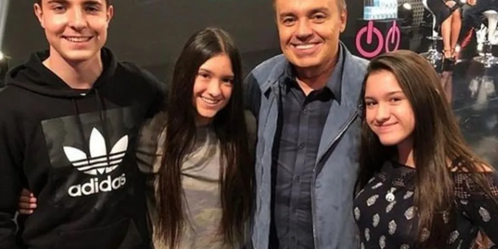 Gugu deixou três filhos: João Augusto e as gêmeas Marina e Sofia