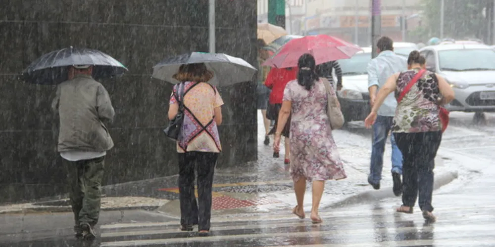 Durante esta quarta-feira as chuvas são previstas para todas as regiões paranaenses
