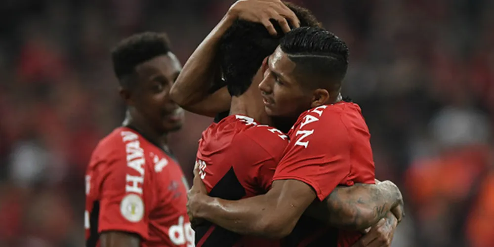 Furacão superou o Grêmio com gols de Márcio Azevedo e Nikão