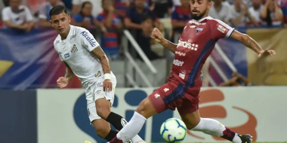 No Castelão, Fortaleza fez valer a força da torcida e bateu o Peixe por 2 a 1