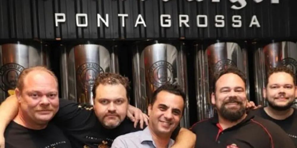 Os proprietários da Strasburger ,  Hans, Tuca e Florian Strasburger, Trajano Dória e Luciano Gulin festejam a München Fest da Cervejaria com diversas atrações até o próximo dia 7 de dezembro