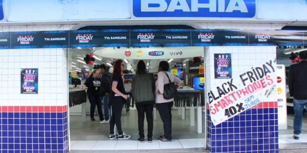 Casas Bahia abriu às 7h nesta sexta-feira
