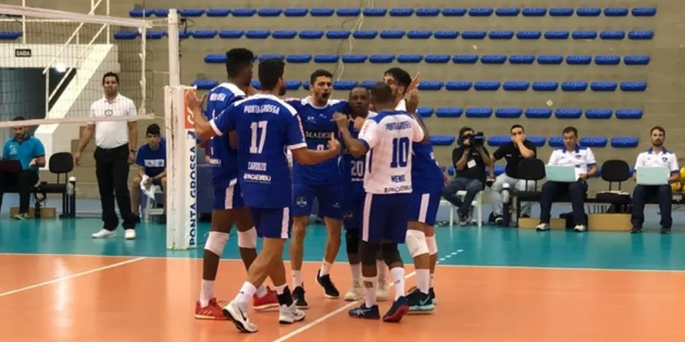 O time fez um primeiro set equilibrado e ganhou de 25x18. Os outros três sets foram vencidos pela forte equipe paulista - parciais de 22x25, 22x25 e 21x25.