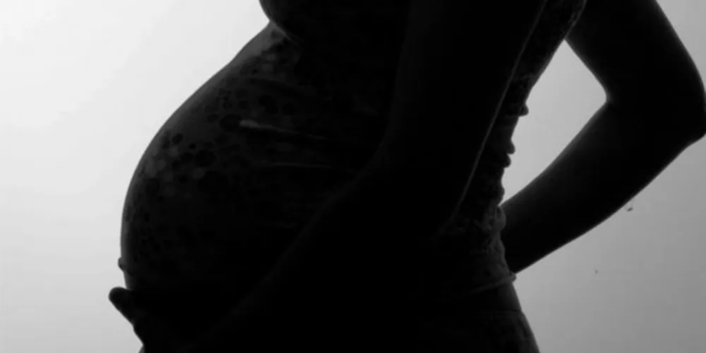Imagem ilustrativa da imagem Gestante perde dois dentes após ser espancada pelo marido