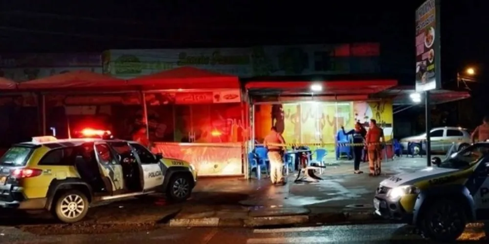 Crime aconteceu na madrugada de domingo enquanto vítima bebia em lanchonete