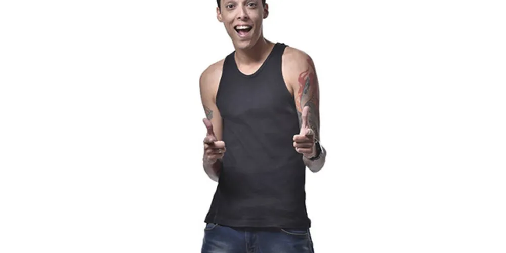 Humorista destaque na internet traz a PG seu show solo 'A Vida é uma Piada'