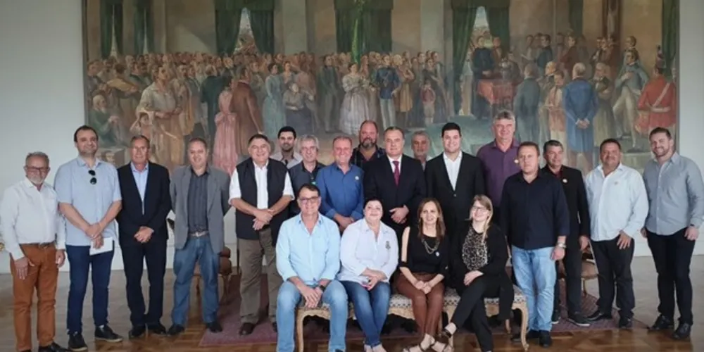 Os convênios que somam R$ 2,1 milhões foram assinados pelo secretário chefe da Casa Civil, Guto Silva, representando o governador Ratinho Júnior.