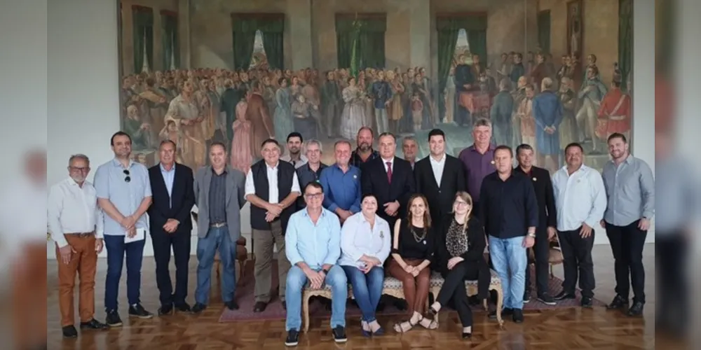 Os convênios que somam R$ 2,1 milhões foram assinados pelo secretário chefe da Casa Civil, Guto Silva, representando o governador Ratinho Júnior.