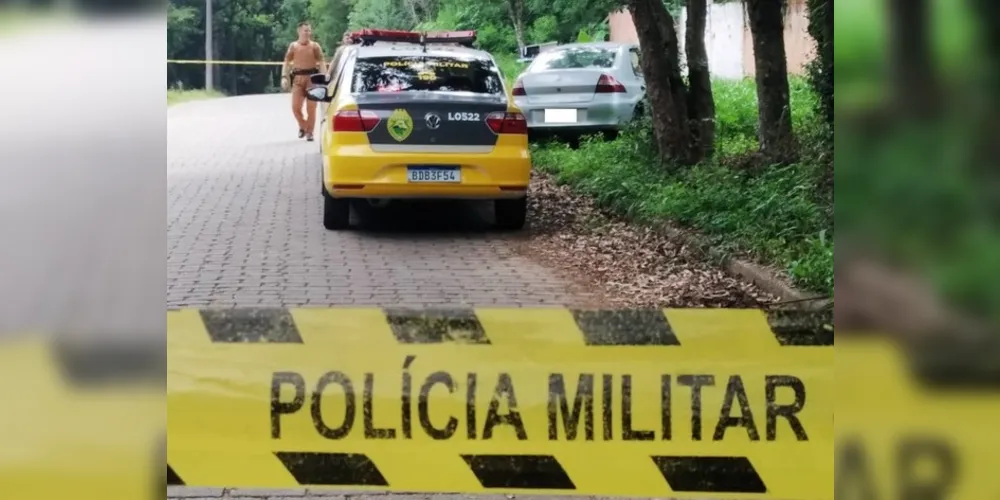 O corpo da vítima estava enrolado em um tapete e amarrado com fios elétricos