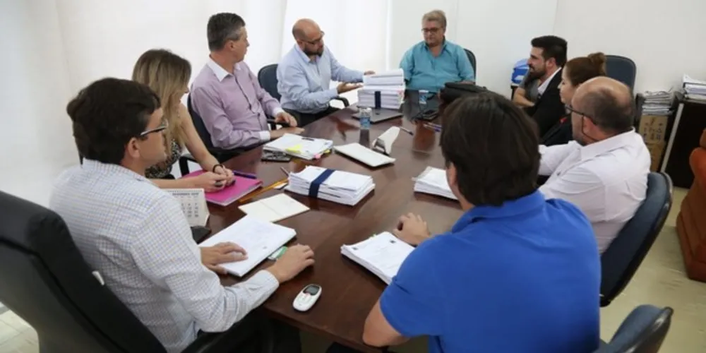 Processos são sorteados entre conselheiros nas reuniões de trabalho do grupo, que tem prazo de 30 dias para dar parecer final aos recursos

