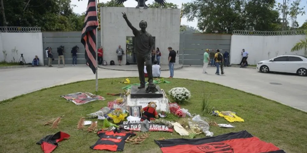 No dia 8 de fevereiro deste ano, um incêndio atingiu o Ninho do Urubu, centro de treinamento do Flamengo