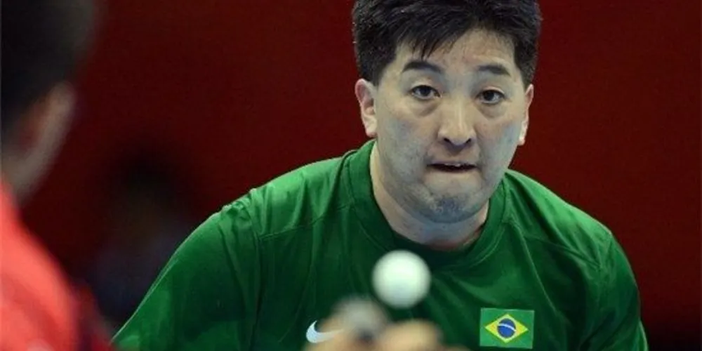 Mesatenista Hugo Hoyama estará em Ponta Grossa, no Colégio Integração, para passar um curso teórico prático