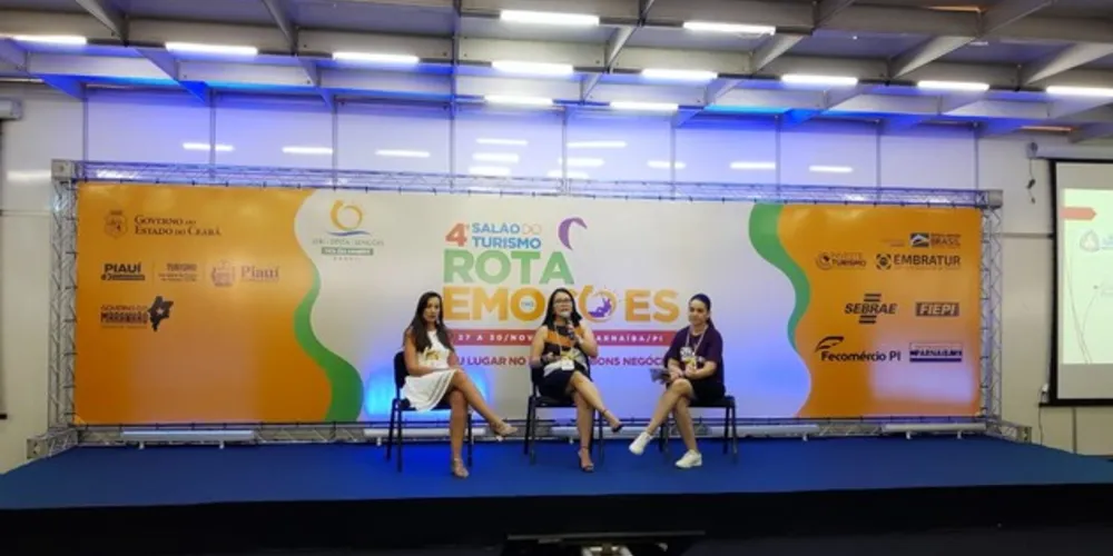 Consultora do Sebrae/PR, Nádia Joboji (ao centro), participou do 4º Salão de Turismo Rota das Emoções