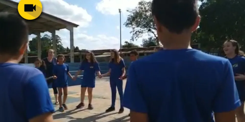 Imagem ilustrativa da imagem Alunos aprendem brincadeiras da região Centro Oeste